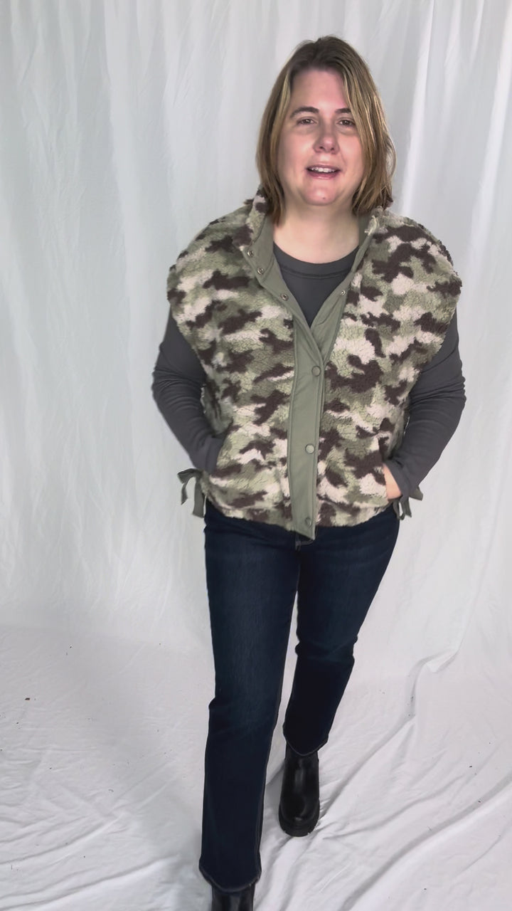 Incognito Camo Sherpa Vest