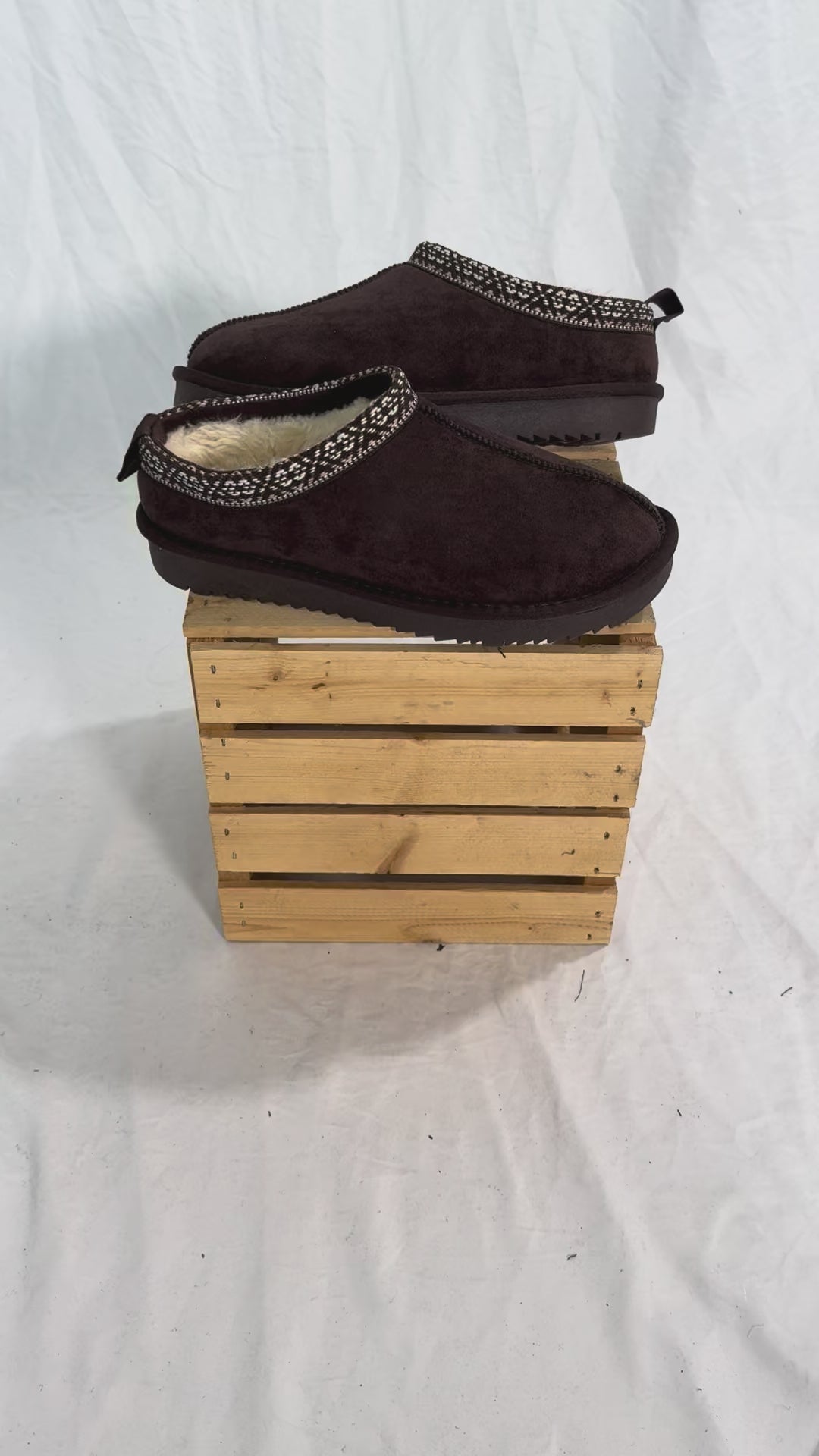 Cozy Company Slip On- BROWN