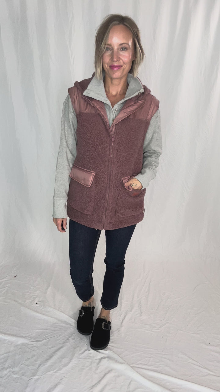 MONO B Peak Fleece Zip Up Hooded Vest- ROSE TAUPE
