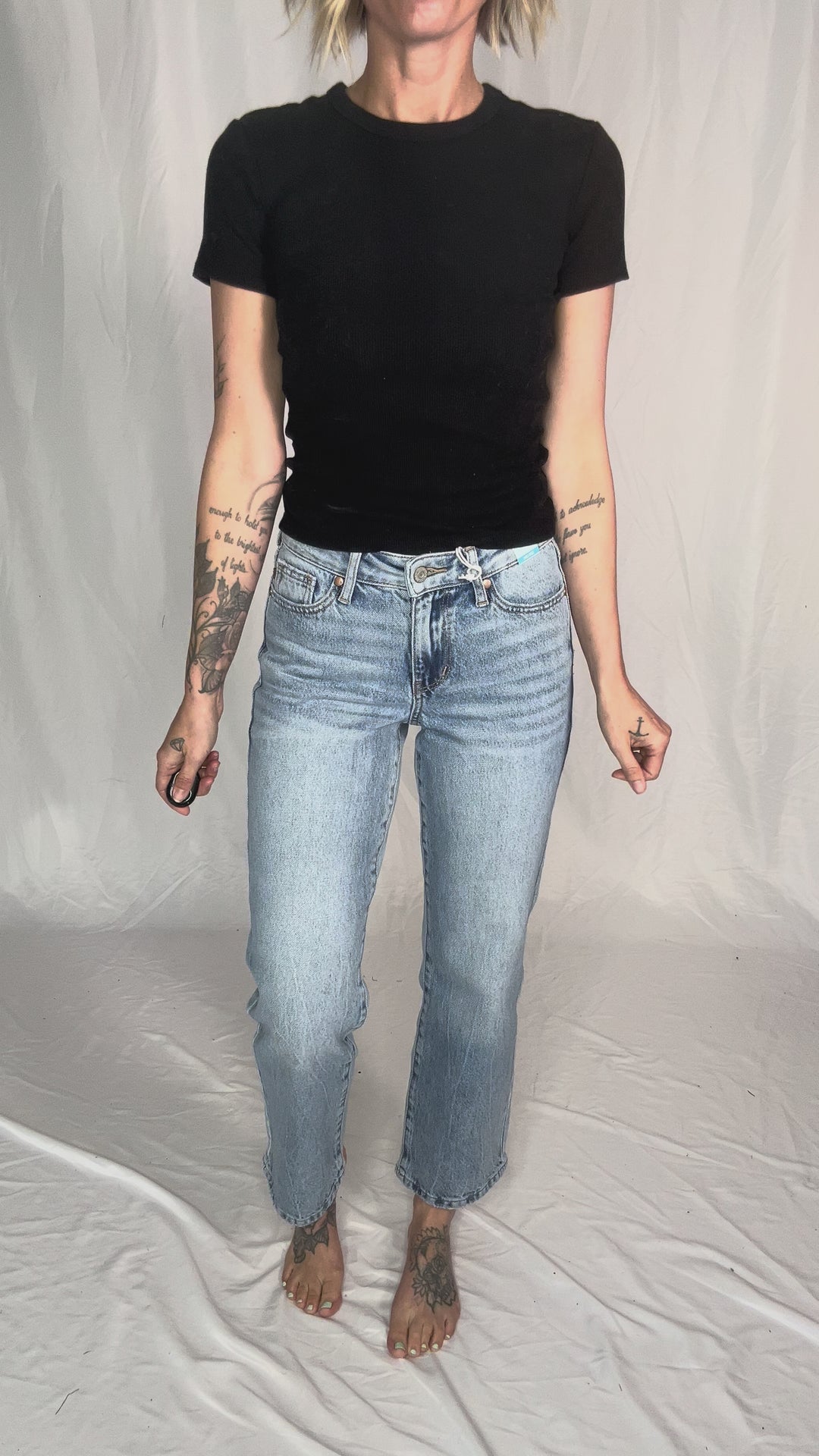 JUDY BLUE True Mid Rise Rigid Magic Straight Leg Jean- MEDIUM WASH