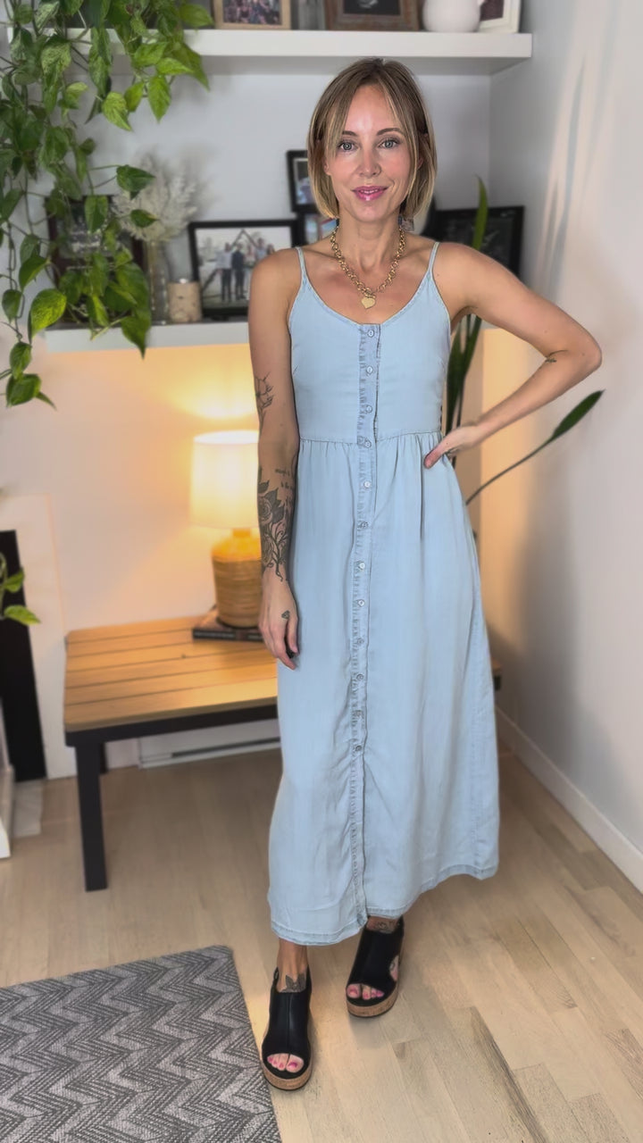 ONLY Charis Woven Dress- LIGHT BLUE DENIM