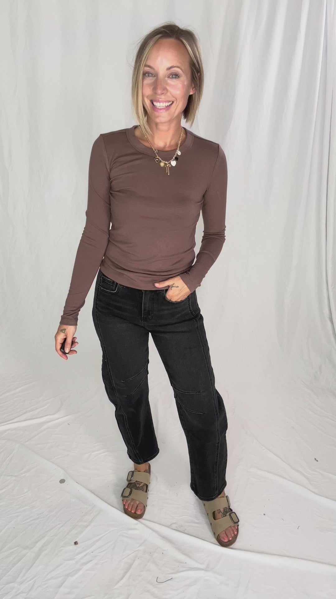 Samantha Round Neck- BROWN