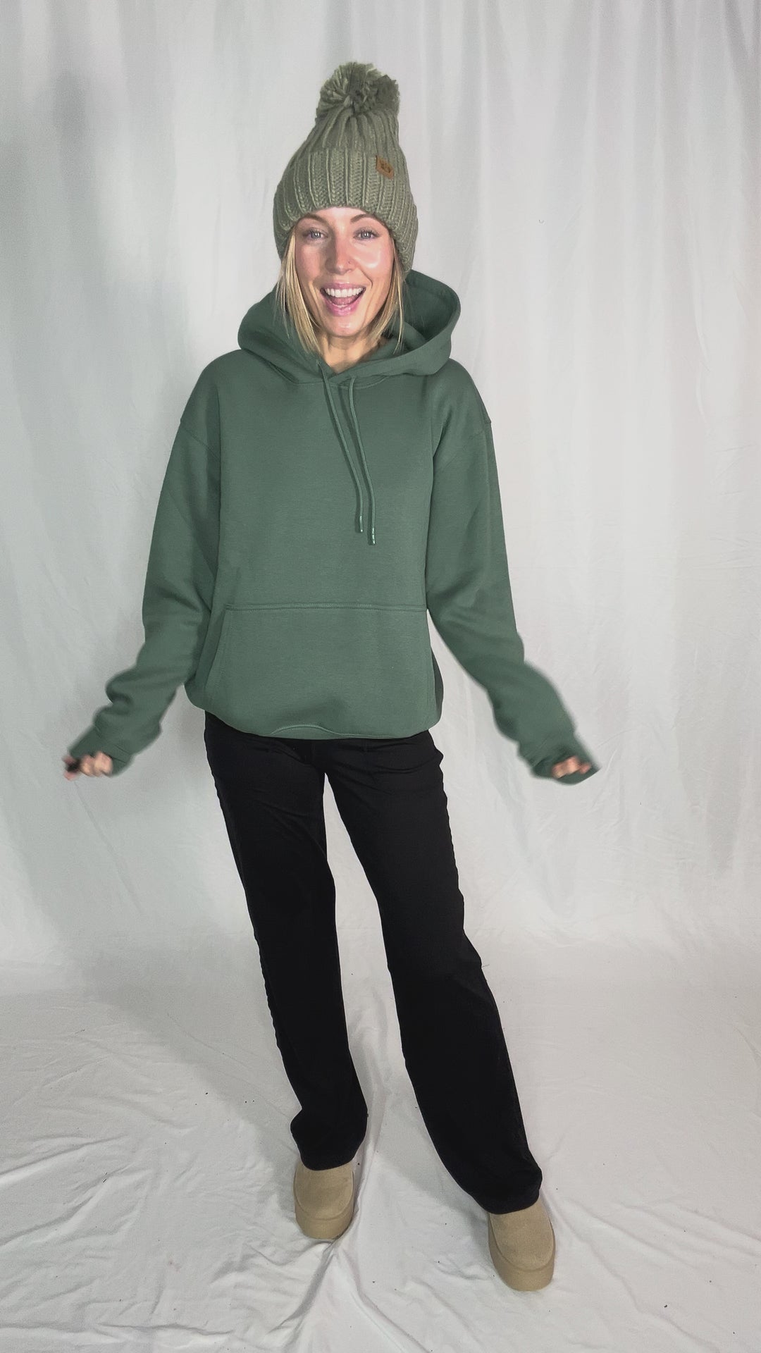 MONO B Calla Cloud Hoodie- ELDERGREEN