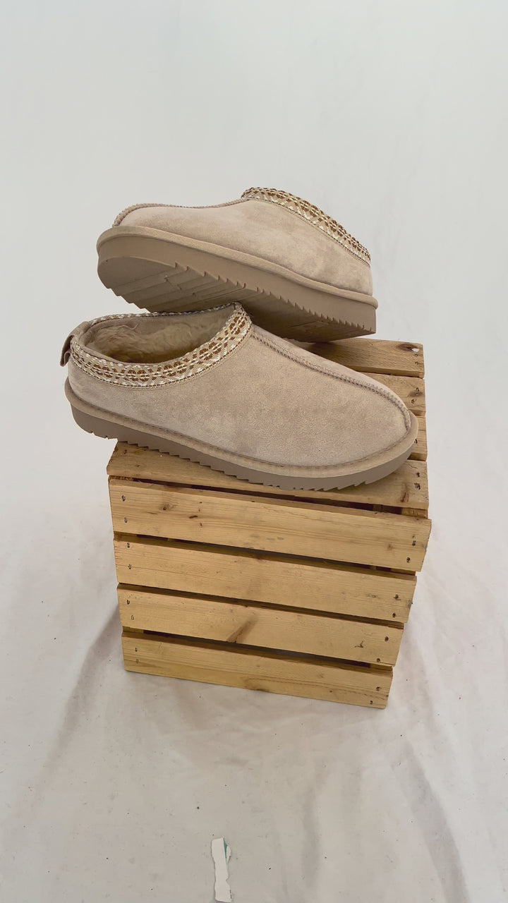 Cozy Company Slip On- OATMEAL
