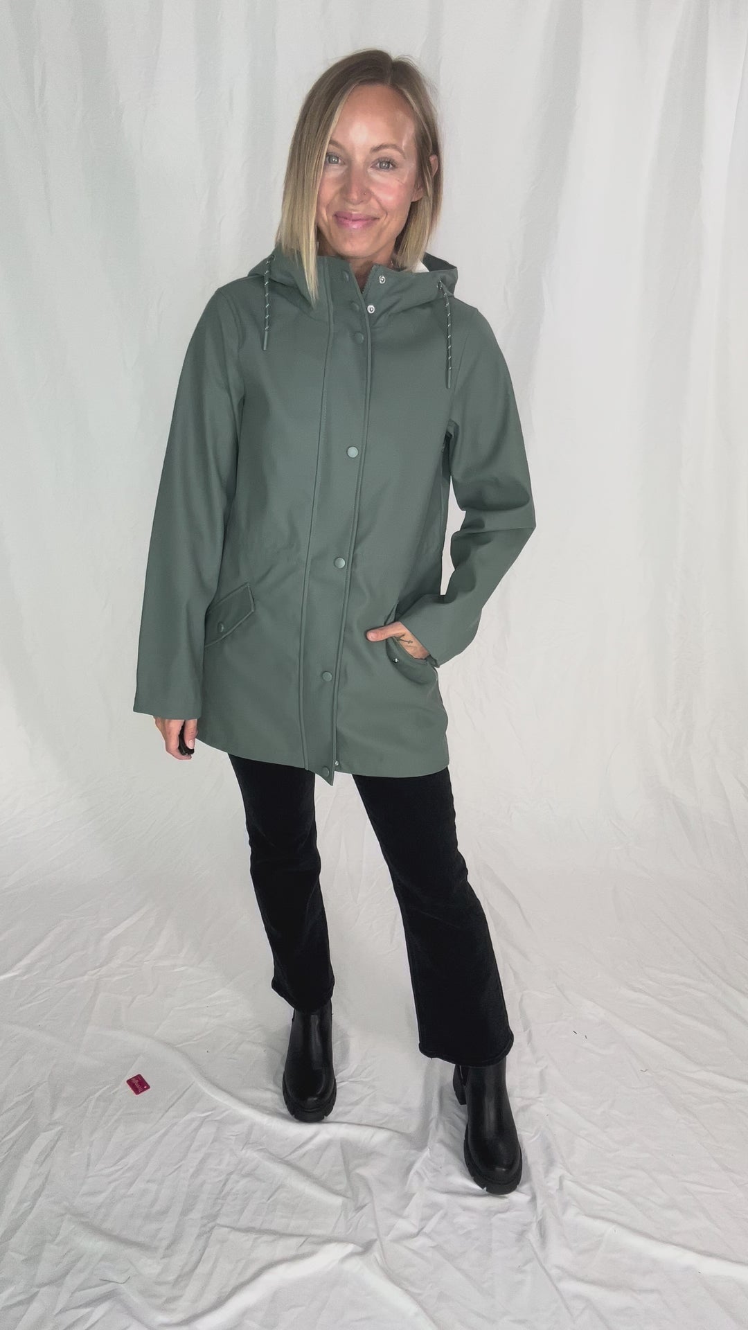 VERO MODA Sitka Rain Jacket- BALSAM GREEN