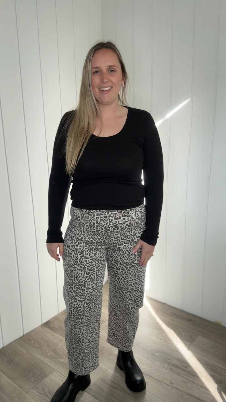 Vervet Beck High Rise Leopard Barrel Jeans- LEOPARD