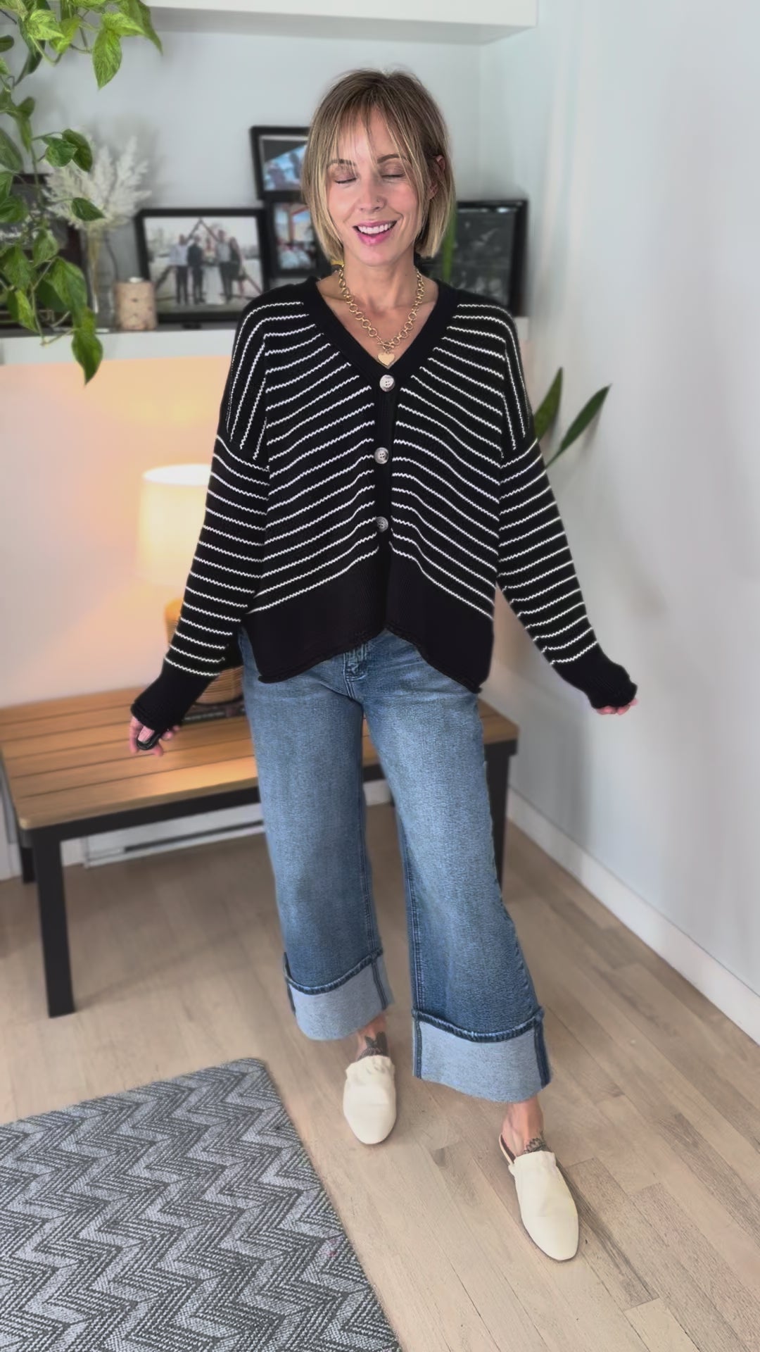 Tender Striped Knit Cardigan- BLACK/WHITE