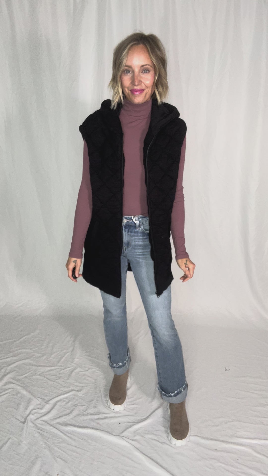 Mono B Celeste Oversized Quilted Fleece Vest With Hood- BLACK