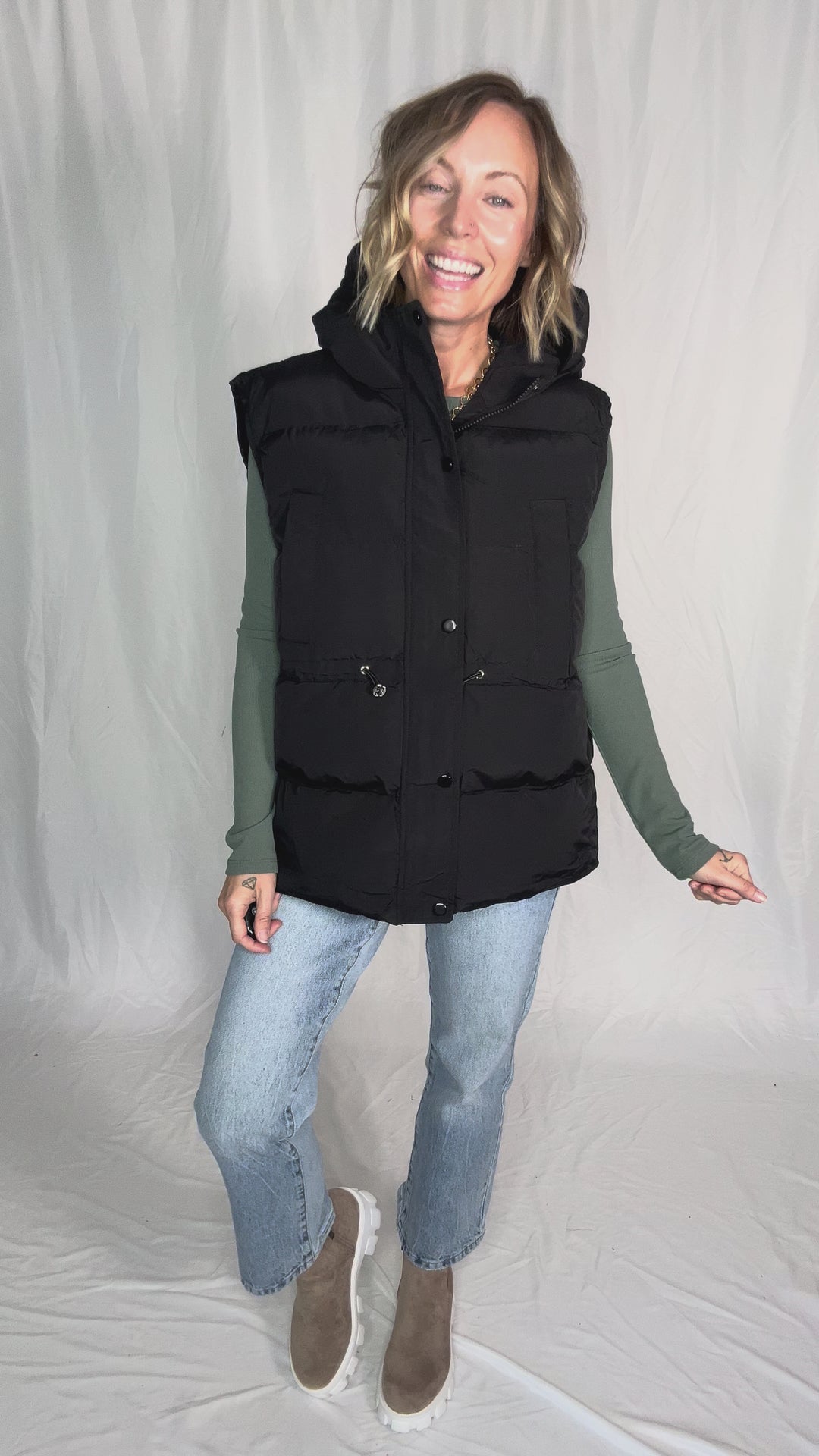 Canyon Hooded Puffer Vest- BLACK