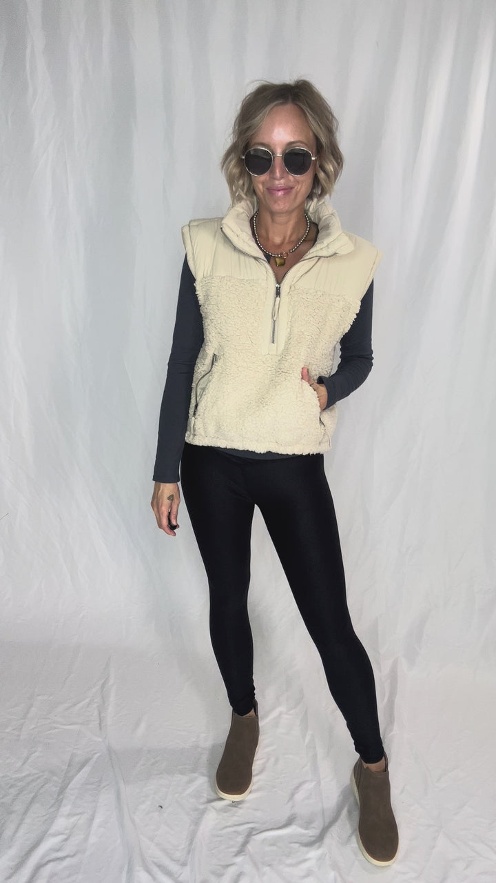 Mary Sherpa Contrast Collar Vest- ECRU