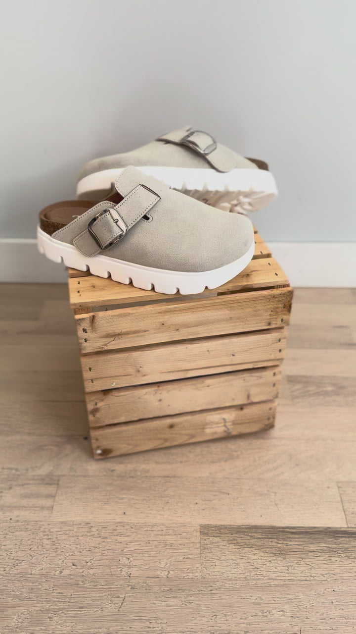 Riley Slip-On Clog- LIGHT TAUPE