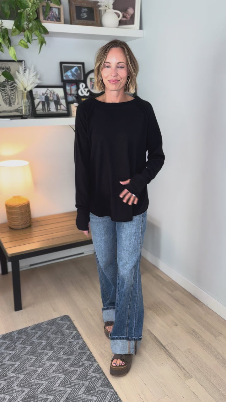 Rayna Cotton Raglan Sleeve Thumbhole Top- BLACK