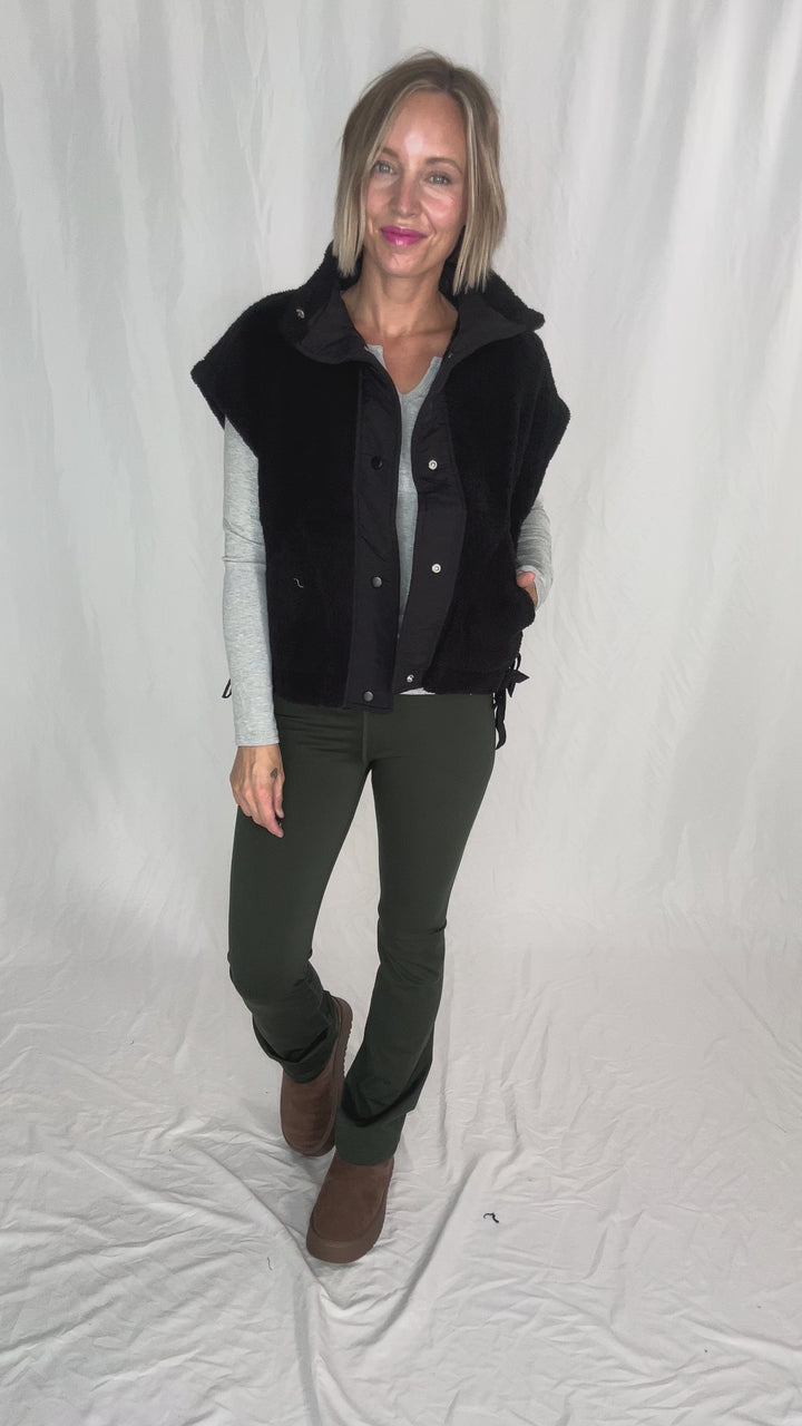 Roxannie Sherpa Vest- BLACK