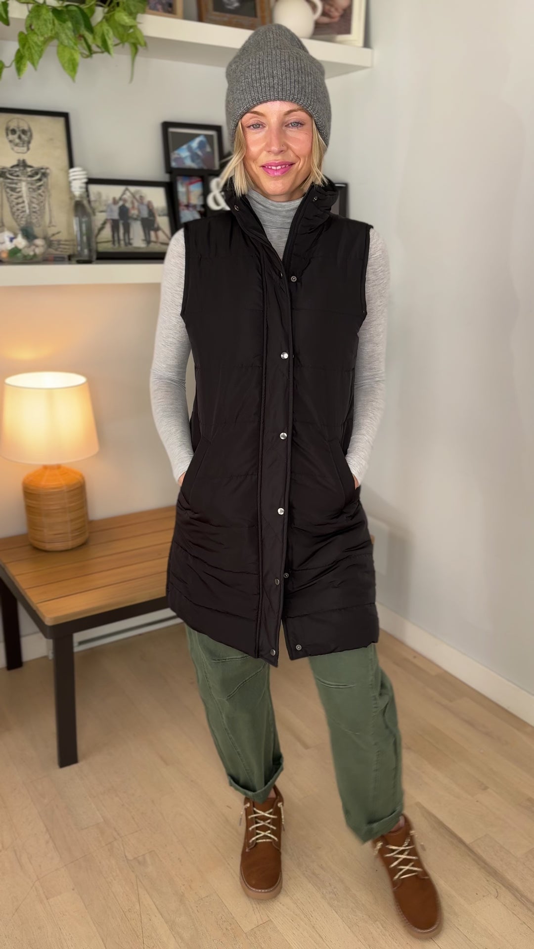 MICHELLE MAE Harlow Cling Free Longline Vest- BLACK